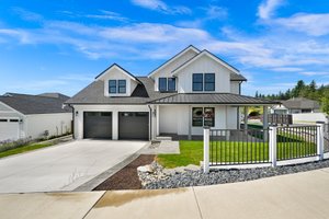 Exterior - Front Elevation for Farmhouse House Plan #1070-126 - 3 bed, 2.5 bath