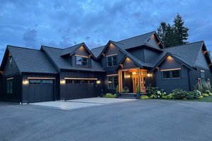 Exterior - Front Elevation for Farmhouse House Plan #1070-119 - 4 bed, 2.5 bath