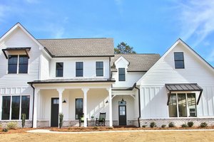 Exterior - Front Elevation for Farmhouse House Plan #927-990 - 4 bed, 4 bath