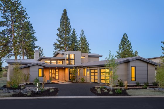 Exterior - Front Elevation for Contemporary House Plan #892-10 - 4 bed, 3.5 bath